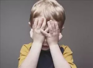 顺阳网 精神病儿子频惹祸 父亲喂其安眠药后杀死获刑15年